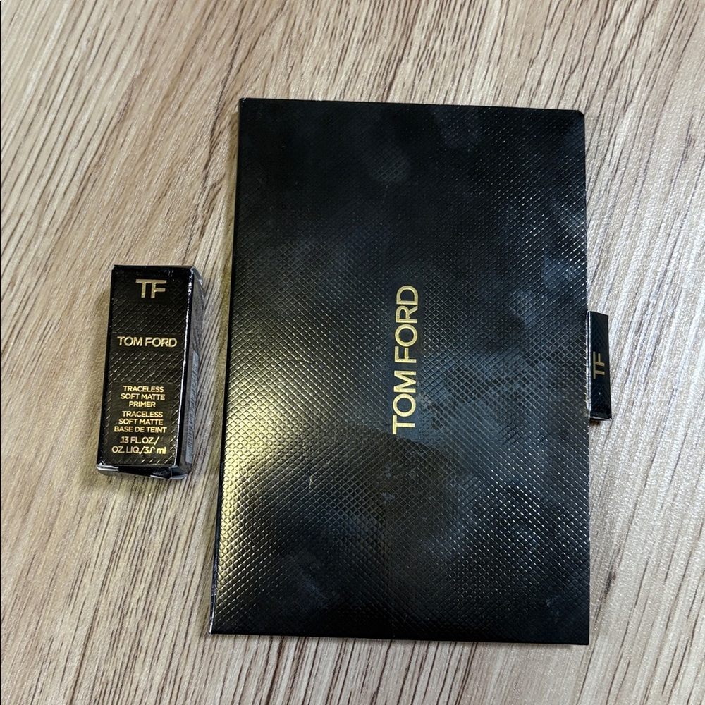 Tom Ford Luxurious Primer + Foudation Samples Set